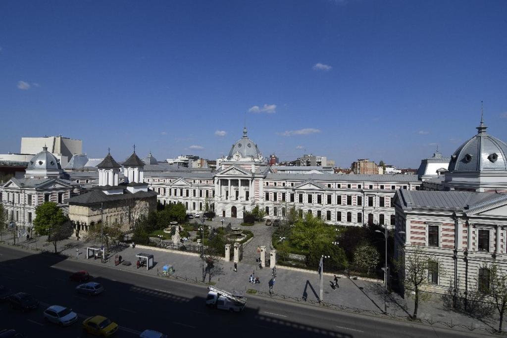 University Square - View Of City Bukarest Eksteriør billede